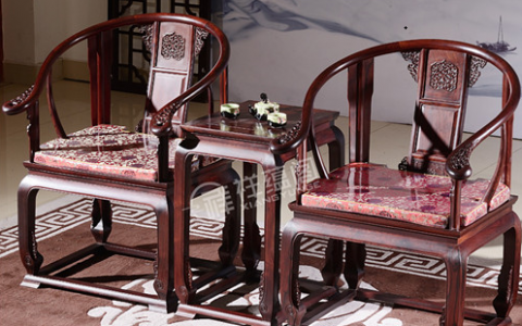 中式红木家具皇宫椅在购买时要注意些什么