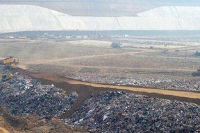 掩埋和焚烧电子垃圾污染严重，传统的废物处理方式现在依然存在-泊祎回收网