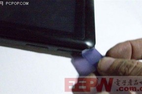 尼派G70导航平板被拆 果然经得起考验