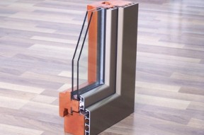 换月升水坚挺，铝成交不理想