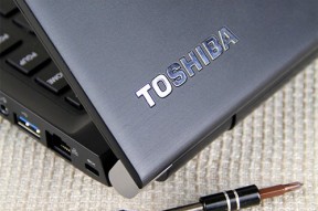 轻巧设计是如何炼成的 东芝R30拆机评测