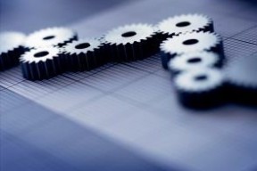 铝产业链：长期发展有空间短期产能有压力