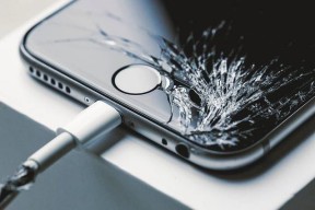 旧手机去哪儿了？每月有6000台iPhone被当垃圾销毁