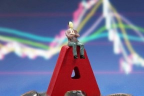 下游消化不良 铝牛还需多“反刍”