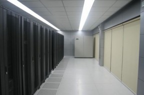 机房精密空调在开机时有呼啸声的原因