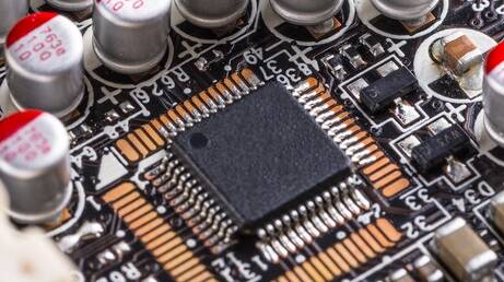 pcb电路板的设计方案单面铝基板和双面板及其实木多层板  第1张